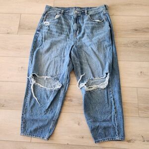 American Eagle Relaxed Mom Jean Destroyed Size 18 Short Medium Wash Denim